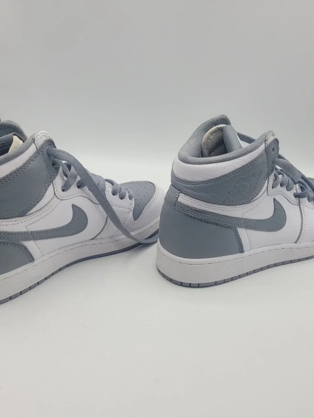 Nike Air Jordan 1 Retro High OG Shoes Youth Size 5.5Y Gray Stealth 575441-037